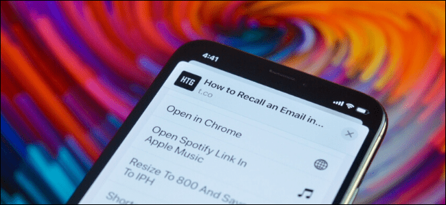 iPhone user opening a link in Chrome