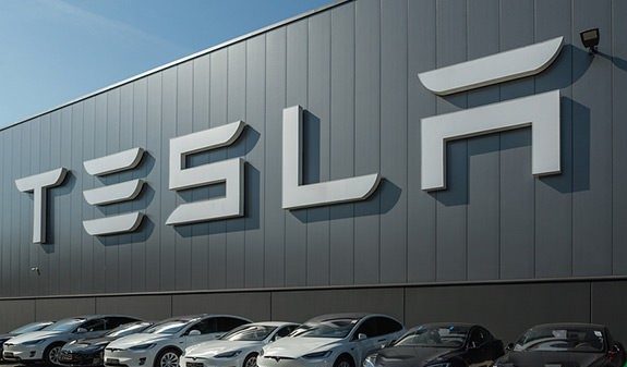 اخراج تعداد زیادی از کارمندان تسلا