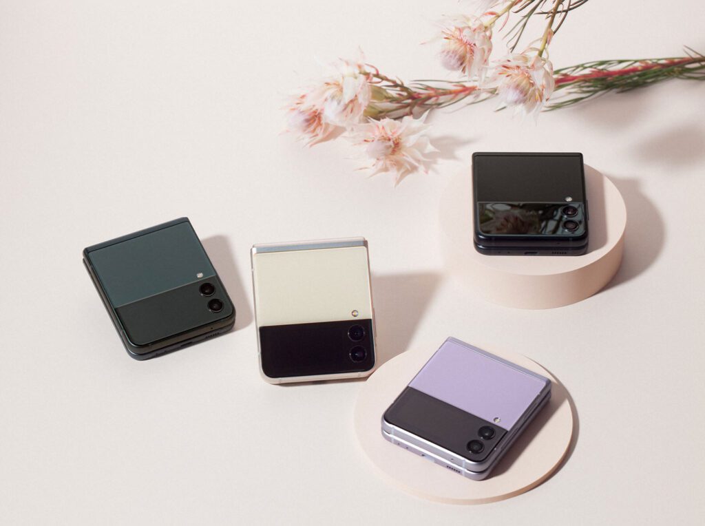 گلکسی Z Flip 3 رسما رونمایی شد 15 Galaxy Z Flip 3 5G 28 1024x764 1