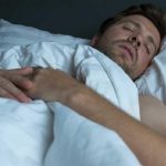 5 دلیلی که شما را متقاعد می کند برهنه بخوابید