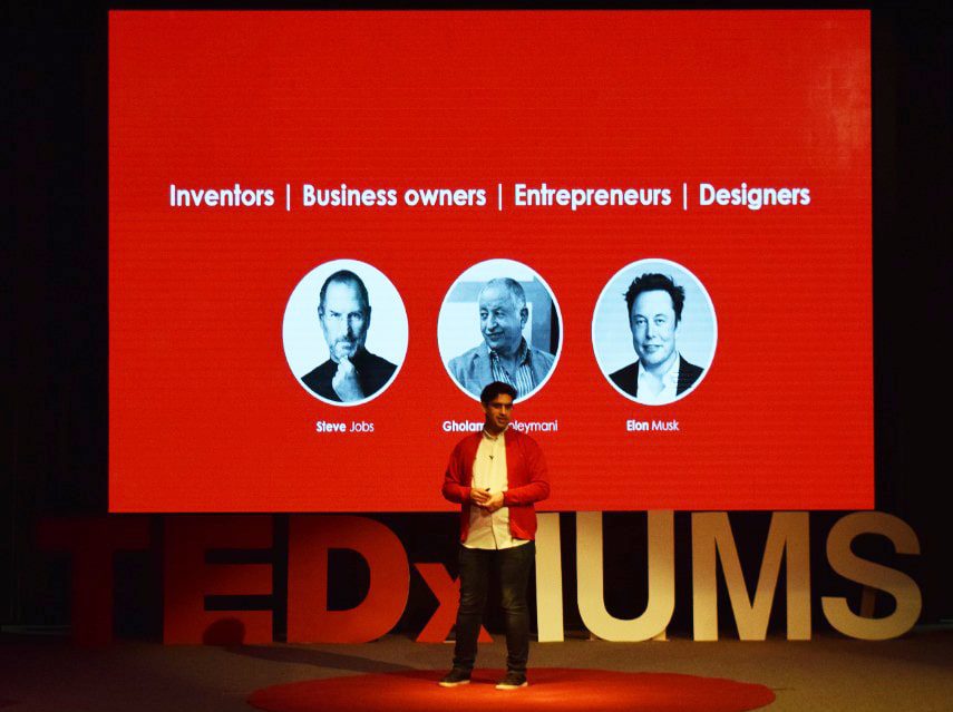 ارائه مدیر منابع انسانی بلوبانک با موضوع جای خالی تجربه مشتری در TEDxIUMS