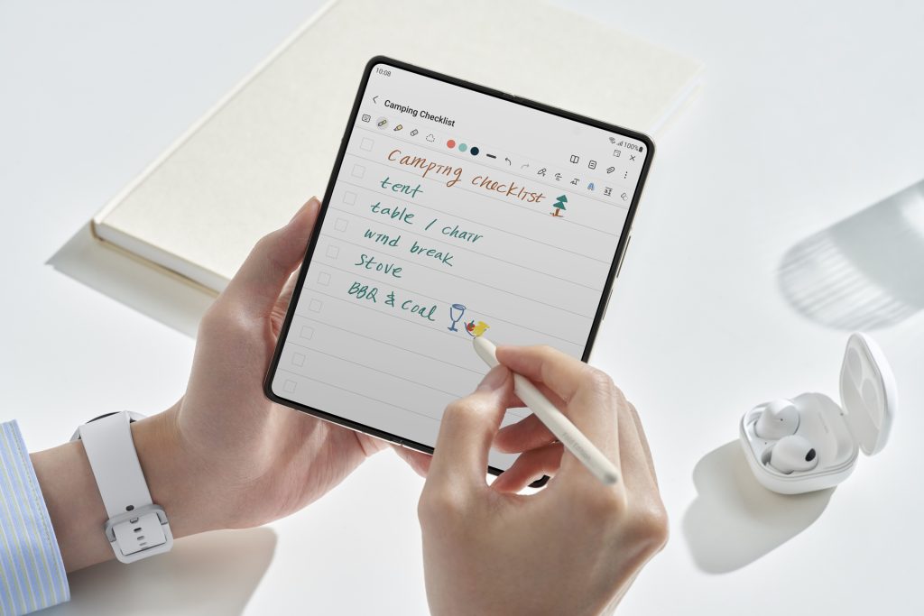 معرفی لیست بهترین گوشی هوشمند برای تولید محتوا و اینفلوئنسری 17 گلکسی Z Fold4