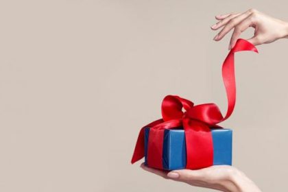13 گزینه مناسب برای هدیه دادن 13 13 گزینه مناسب برای هدیه دادن
