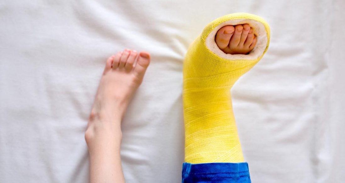 رژیم گیاهخواری و خطر شکستگی استخوان! شایعه یا واقعیت؟ 14 کمبود برخی مواد مغذی در رژیمهای گیاهخواری ممکن است خطر شکستگی استخوان را افزایش دهد.