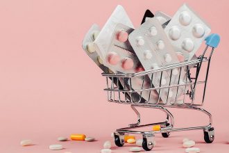 عدم پیگیری شکایات از سکوهای فروش دارو توسط سازمان غذا و دارو