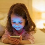 ابتلای کودکان به دیابت با گوشی موبایل!