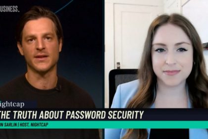 هشدار FBI، از شارژرهای عمومی استفاده نکنید 13 هشدار FBI، از شارژرهای عمومی استفاده نکنید