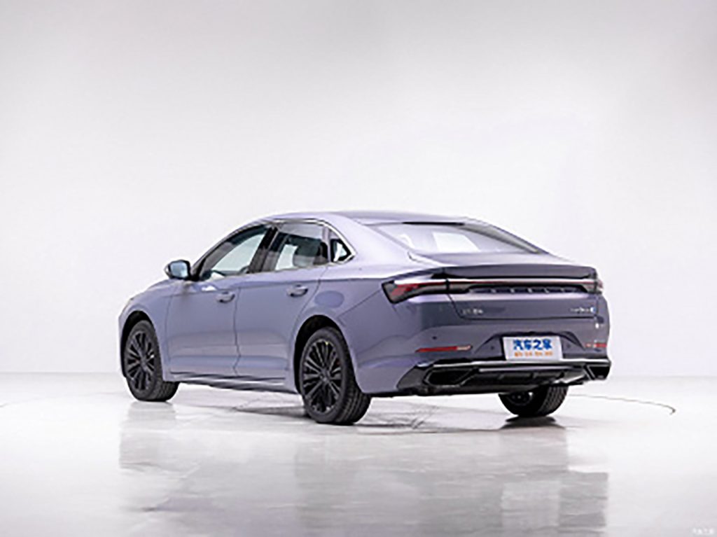 جیلی Preface L همتای تویوتا کمری تنها با قیمت 18 هزار دلار 14 1699820242 256 The all wheel drive 380 horsepower analogue of the Toyota Camry from 1