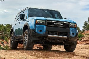 10 نکته در مورد تویوتا پرادو 250 2024 که باید بدانید 36 2024 toyota land cruiser prado 008 q7co