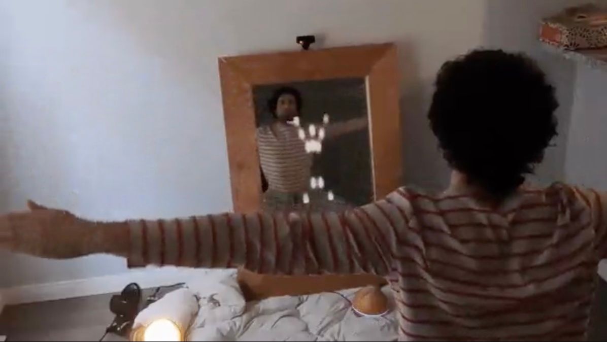 8 تا از بهترین آینه های جادویی هوشمند با تراشه Raspberry Pi 20 آینه هوشمند AI Yoga