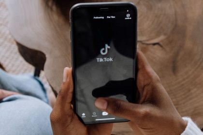 نحوه فعال کردن اسکرول خودکار در TikTok برای مشاهده بدون دست 13 نحوه فعال کردن اسکرول خودکار در TikTok برای مشاهده بدون دست