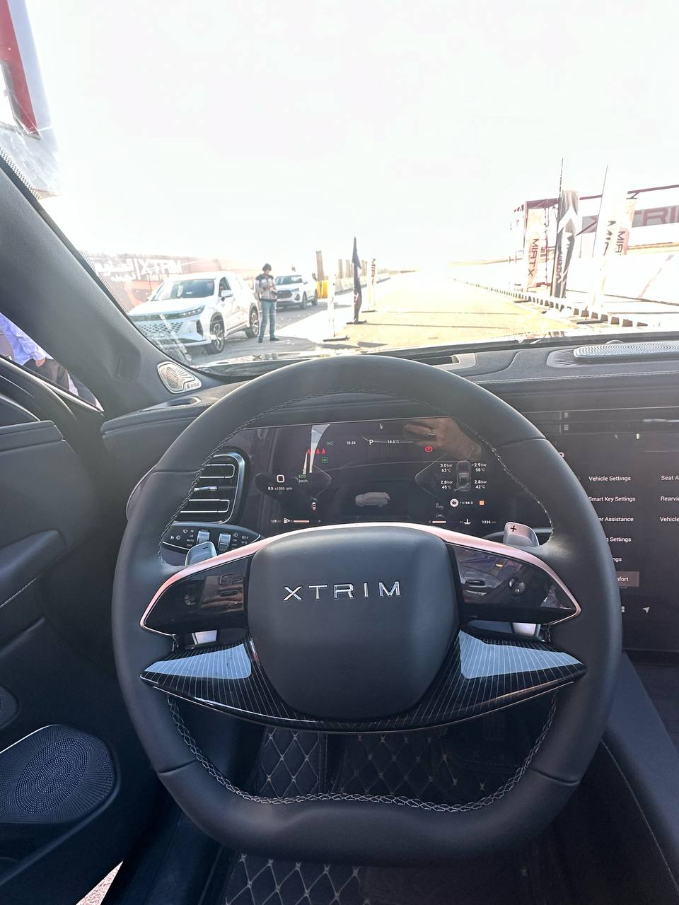 معرفی و مشخصات فنی اکستریم VX از برند مدیران خودرو 20 معرفی ماشین اکستریم VX