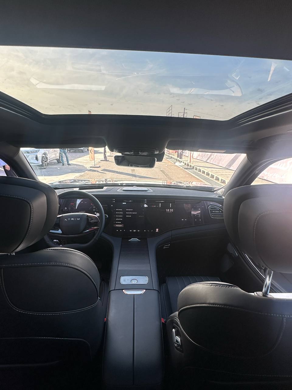 معرفی و مشخصات فنی اکستریم VX از برند مدیران خودرو 16 معرفی ماشین اکستریم VX