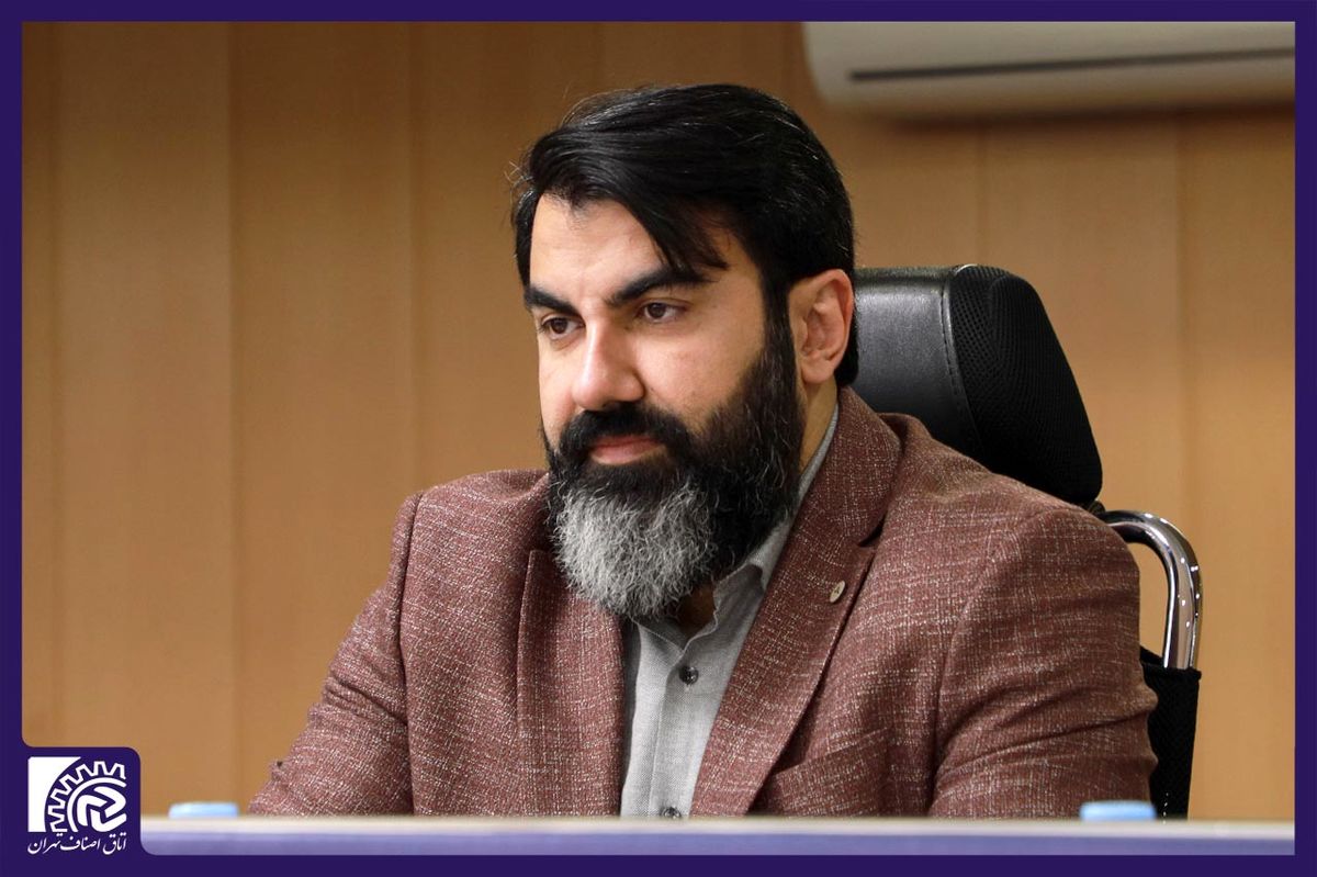 فرجی تهرانی بر صندلی ریاست باقی ماند 14 فرجی تهرانی