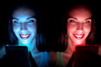 فیلتر نور آبی در اندروید چیست و کدام برنامه بهتر کار می‌کند؟