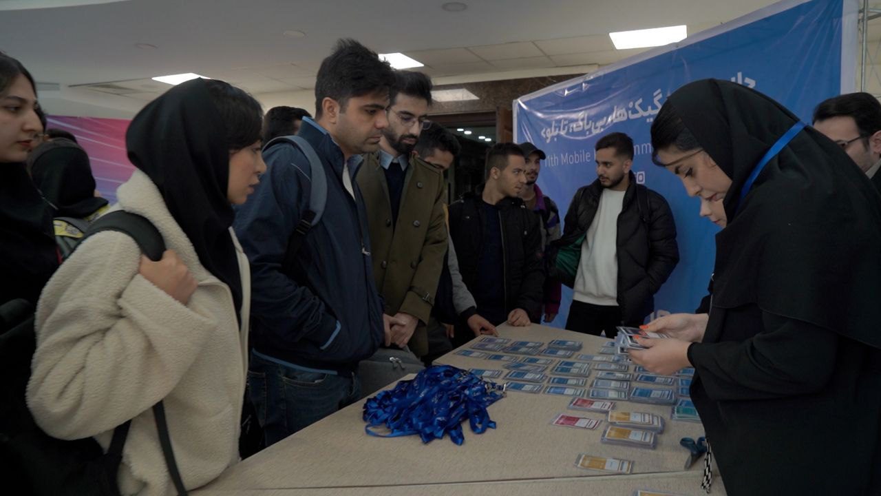 یازدهمین ماراتن برنامه نویسی تلفن همراه کشور با حمایت بلوبانک سامان برگزار شد 14 حمایت بلو از برنامه نویسان جوان