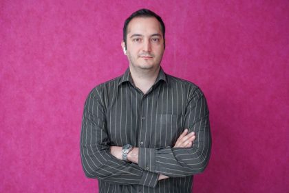 مهرشاد تیموری مدیرعامل پلتفرم بقراط پاسخ میدهد: چالشهای عمدهی مردم در بطن پلتفرمهای سلامت کدامند؟ 13 مهرشاد تیموری، مدیر عامل بقراط