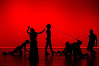 سرکوب احساسات توسط بازیگران هنگام ایفای یک نقش جدید