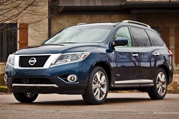 7 خودروی هیبریدی که نباید بخرید 16 3. Nissan Pathfinder HEV 2014 و 2015