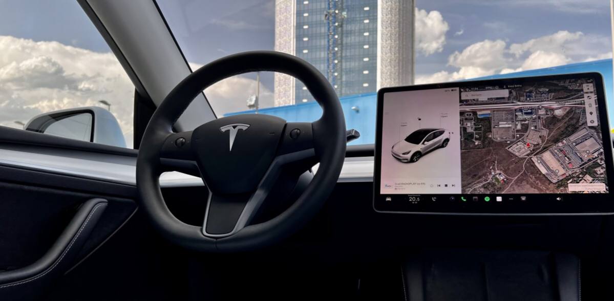 بررسی خودرو تسلا مدل Y Long Range 2023 17 بررسی تسلا مدل Y Long Range 2023