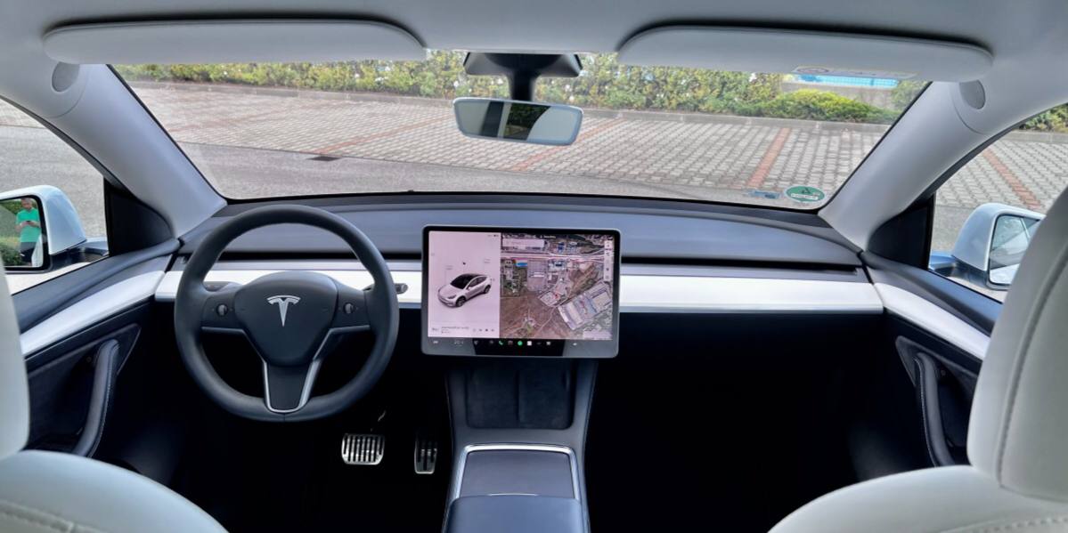 بررسی خودرو تسلا مدل Y Long Range 2023 16 بررسی تسلا مدل Y Long Range 2023