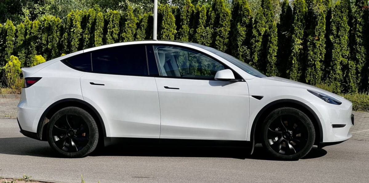 بررسی خودرو تسلا مدل Y Long Range 2023 15 بررسی تسلا مدل Y Long Range 2023