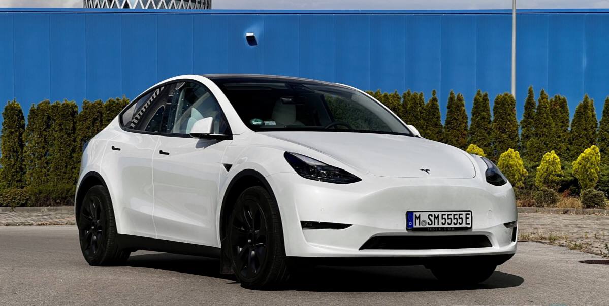 بررسی خودرو تسلا مدل Y Long Range 2023 14 بررسی تسلا مدل Y Long Range 2023