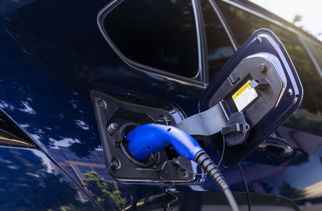 مقایسه کیا اسپورتیج PHEV 2024 و تویوتا RAV4 Prime 2024 20 خودروی کیا Sportage PHEV 2024 در مقابل تویوتا RAV4 Prime 2024