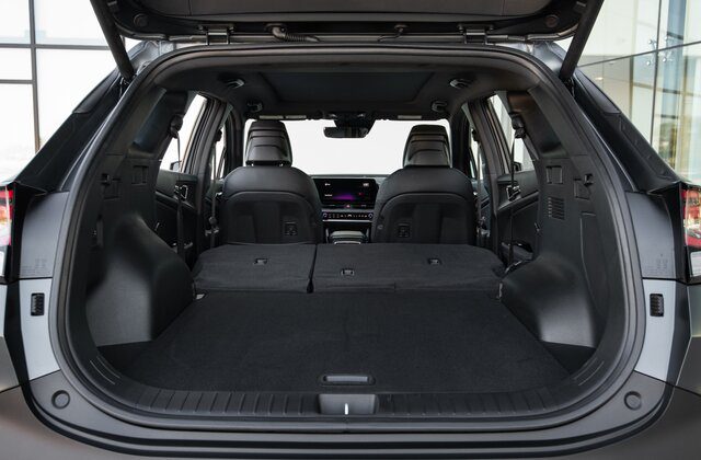 مقایسه کیا اسپورتیج PHEV 2024 و تویوتا RAV4 Prime 2024 16 خودروی کیا Sportage PHEV 2024 در مقابل تویوتا RAV4 Prime 2024