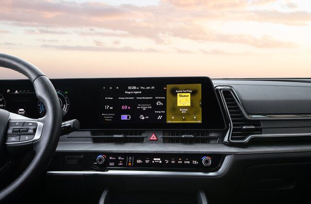 مقایسه کیا اسپورتیج PHEV 2024 و تویوتا RAV4 Prime 2024 18 خودروی کیا Sportage PHEV 2024 در مقابل تویوتا RAV4 Prime 2024