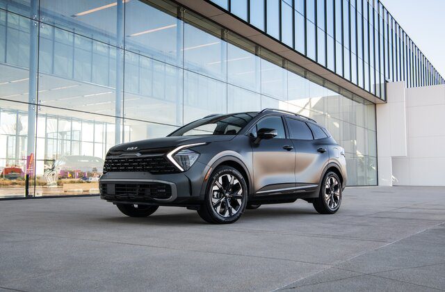 مقایسه کیا اسپورتیج PHEV 2024 و تویوتا RAV4 Prime 2024 14 خودروی کیا Sportage PHEV 2024 در مقابل تویوتا RAV4 Prime 2024