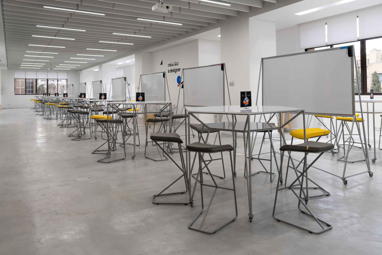 پروژه Solve for Tomorrow سامسونگ با مشارکت دانشگاه امیرکبیر در ایران افتتاح شد 14 پروژه Solve for Tomorrow سامسونگ با مشارکت دانشگاه امیرکبیر در ایران افتتاح شد.