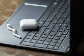 نحوه اتصال AirPods به ویندوز