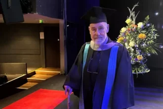 فارغ التحصیلی مرد 95 ساله از دانشگاه!