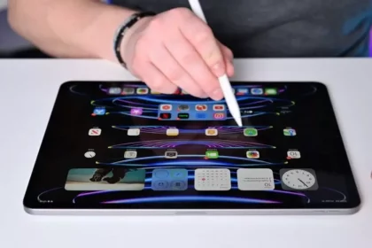 احتمال عرضه نسل جدید آیپد پرو با 2 نسخه نمایشگر مات و براق 13 احتمال عرضه نسل جدید آیپد پرو با 2 نسخه نمایشگر مات و براق