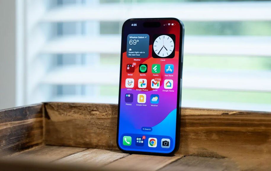 اپل: دولت آمریکا در پی اندرویدی کردن آیفون است 14 اپل: دولت آمریکا میخواهد آیفون را به موبایلی اندرویدی تبدیل کند.