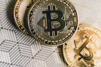 آغاز روند صعودی ماهانه بیتکوین 28 اسفند 1402