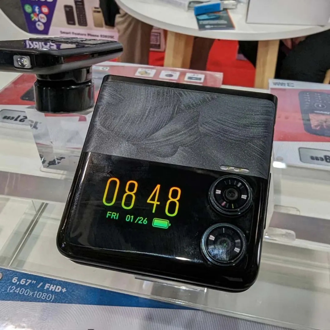 انرجایزر ارزان ترین گوشی تاشو دنیا را معرفی کرد 15 انرجایزر با کنارزدن نوبیا، ارزانترین گوشی تاشو دنیا را بهنمایش گذاشت