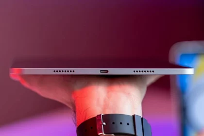 افشای رندرهای CAD آیپد پرو 2024؛ تبلت اپل باریکتر میشود 13 افشای رندرهای CAD آیپد پرو 2024؛ تبلت اپل باریکتر میشود