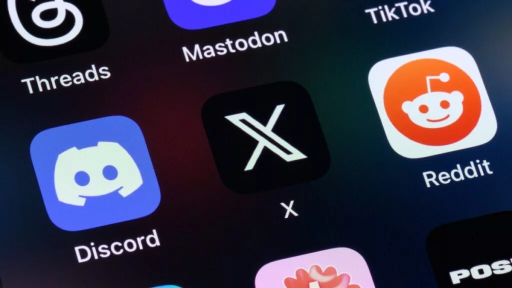 قابلیت انتشار مقاله در شبکه اجتماعی ایکس فعال شد 14 شبکه اجتماعی ایکس قالب جدید انتشار «مقاله» را برای کاربران پریمیوم معرفی کرد.