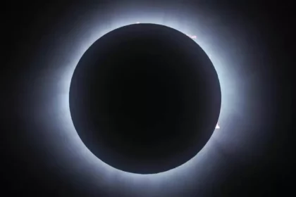 مجموعهای از جذاب ترین تصاویر خورشیدگرفتگی آمریکا 13 مجموعهای از جذاب ترین تصاویر خورشیدگرفتگی آمریکا