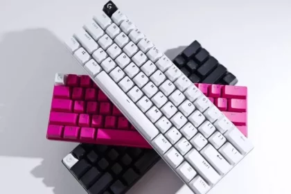 کیبورد گیمینگ لاجیتک G Pro X 60 معرفی شد؛ سفید، سیاه و صورتی! 13 کیبورد گیمینگ لاجیتک G Pro X 60 معرفی شد؛ کوچک با قابلیتهای شخصیسازی