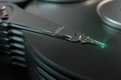 فناوری مغناطیسی جدید Seagate با ظرفیت 240 ترابایت به بازار خواهد آمد 13 فناوری مغناطیسی جدید Seagate با ظرفیت 240 ترابایت به بازار خواهد آمد