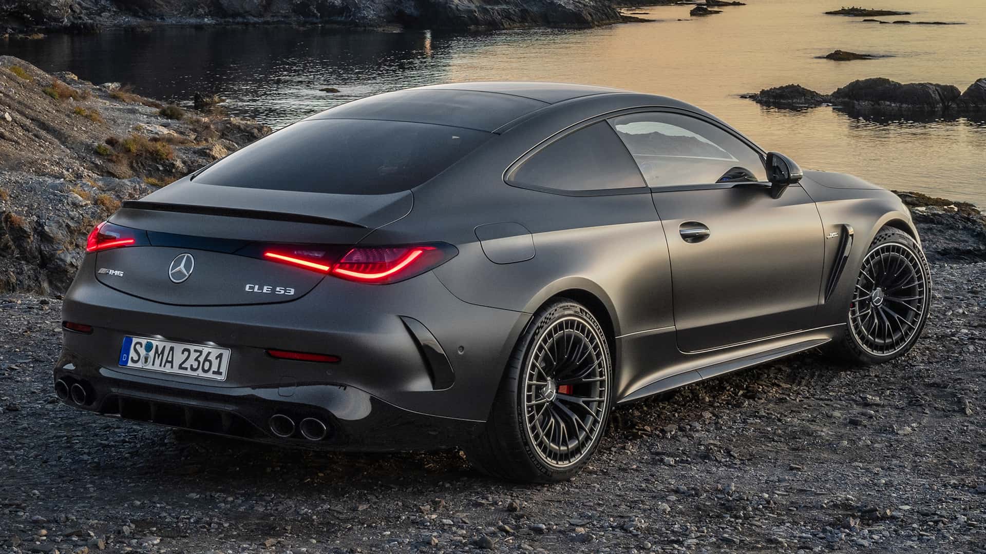 بررسی مرسدس بنز AMG CLE53 2024 15 بررسی مرسدس AMG CLE53 2024