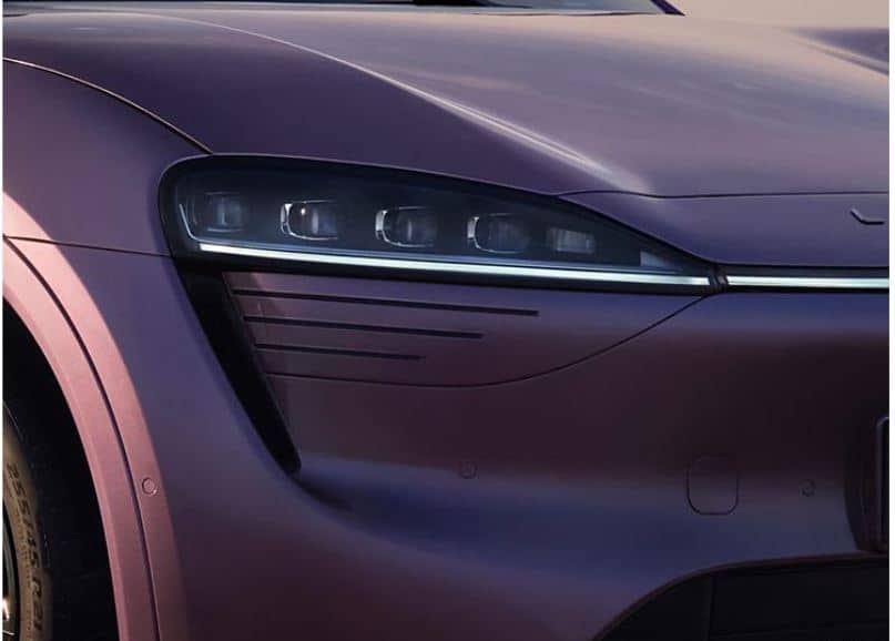 انتشار تصاویر خودرو لکسید R7 محصول مشترک هوآوی و چری 16 نمایی از چراغ جلو خودرو لکسید R7