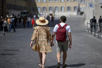 بهترین لباس برای تابستان، کتان یا لینن (لنین)؟