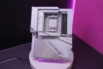 معرفی مادربرد B650E Aorus Stealth Ice