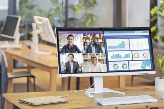 مانیتور خمیده 34 اینچی با دوربین و میکروفون، محصول جدید شرکت EIZO