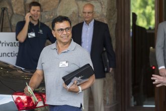 شکایت امید کردستانی از ایلان ماسک، پول من را بده!