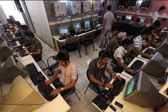 شغل کافی نت چیست؟ چالش ها و خدمات کافی نت